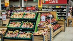 How late is the closest grocery store open?