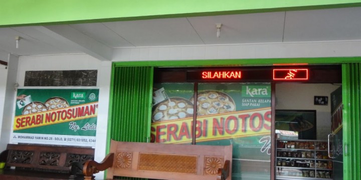 Kalau ngomongin soal serabi solo, wajib banget nyobain serabi notosuman. LEMBUTNYA SERABI NOTOSUMAN | D'Cat Queen