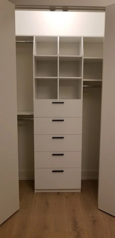 5 Drawers with dividers