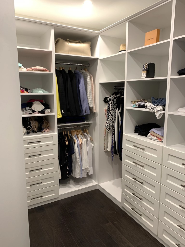 walk-in closet white with shelf and drawers
