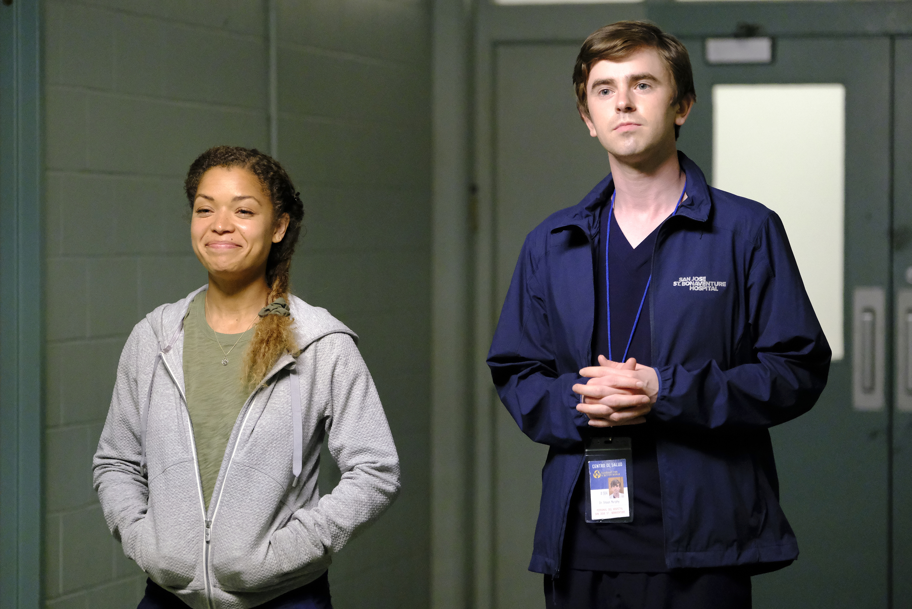 Shaun murphy zu sehen, ein junger autist, dem soziale interaktionen schwerfallen, der aber auch . Antonia Thomas Returns To The Good Doctor For Guest Arc Deadline