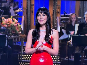 Taylor Swift Joins ‘SNL’ host Dakota Johnson In Opening Monologue