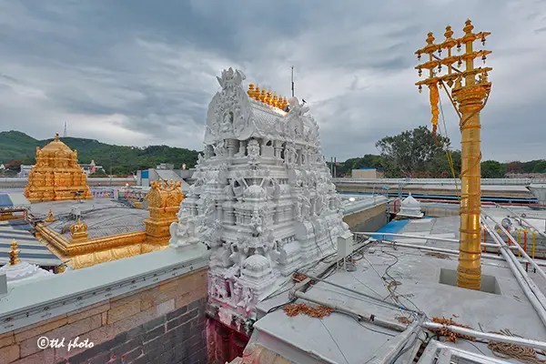 ముక్కోటి ఏకాదశి 2025: ఉత్తర ద్వార దర్శనం ఎప్పుడు? పాటించాల్సిన ముఖ్య నియమాలు ఇవే