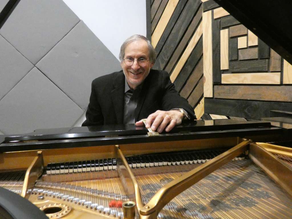 Keyed In: An Exclusive Interview with Pianist David Janeway 1 David Janeway