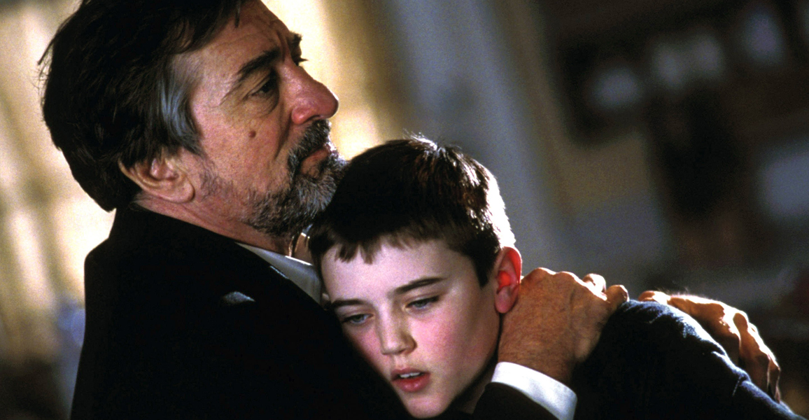 Trailer Godsend 2004 - Premium Dark Background Gallery - High Resolution