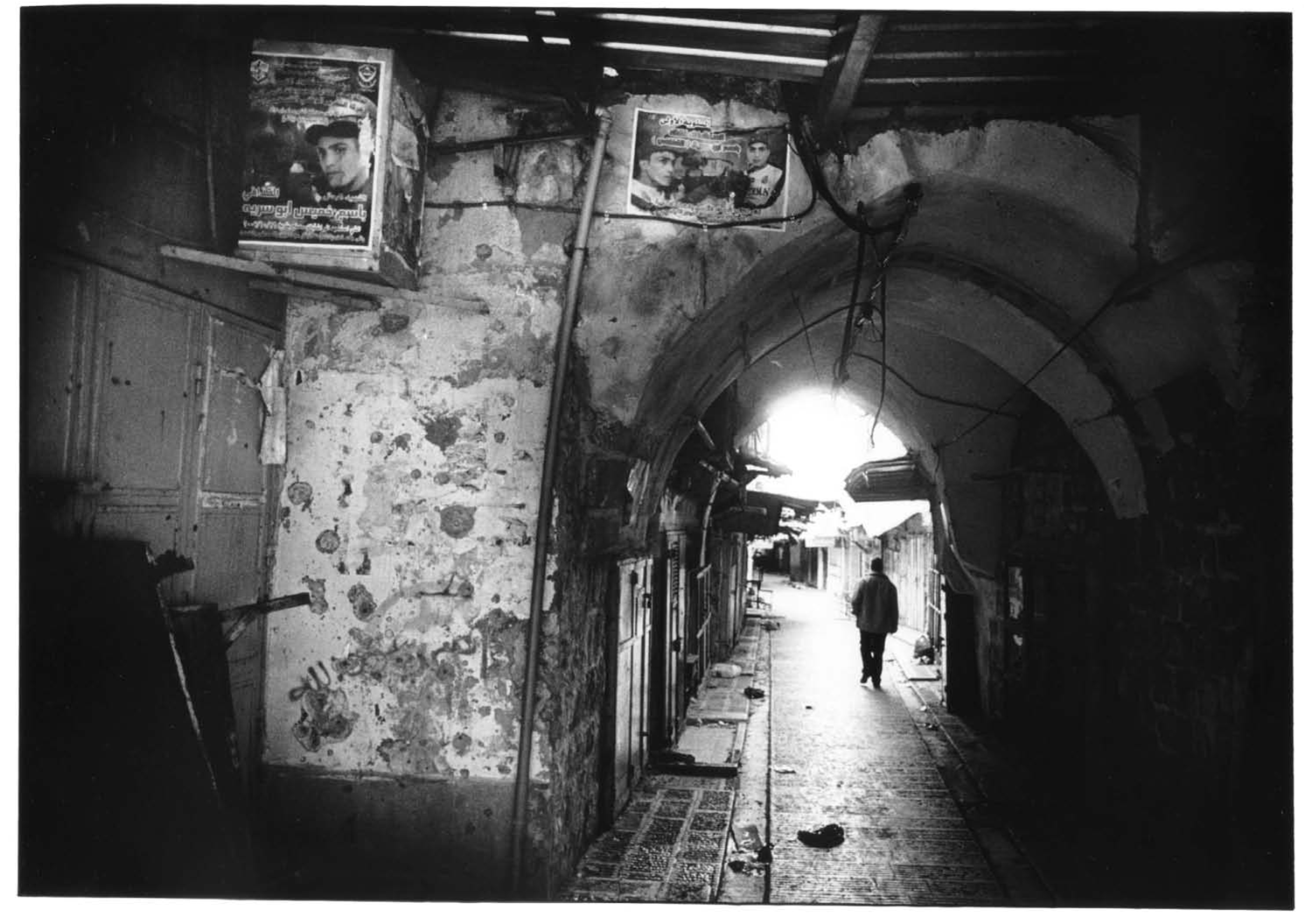 Au coeur de la casbah, noir et blanc argentique, Jean-Pierre Devals