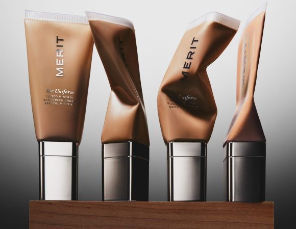 The Uniform : le fluide solaire minéral teinté SPF 50 qui protège et sublime la peau