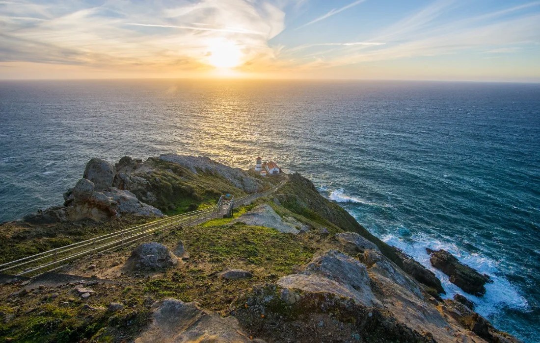 Quer morar de graça na Califórnia? Vaga oferece casa em farol histórico
