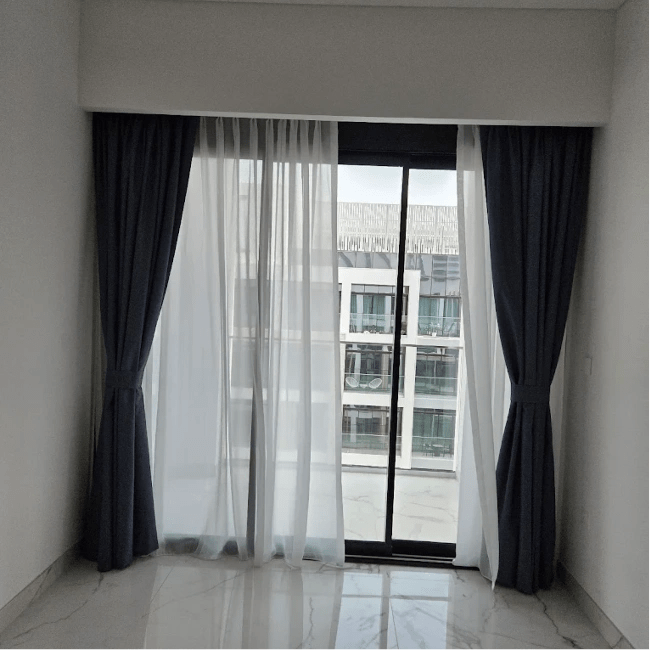 Wave curtains installed smoothly