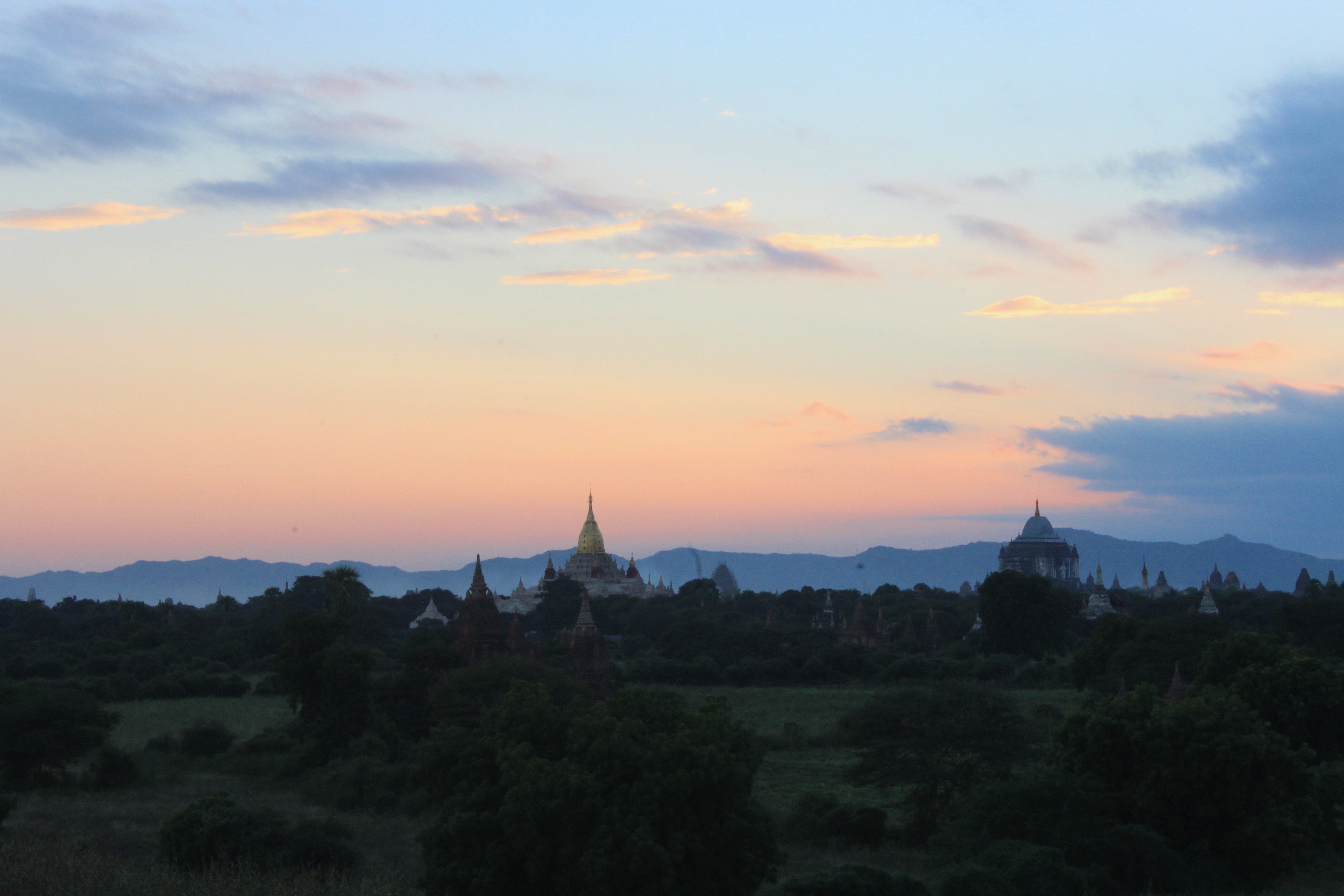 Deux pagodes coucher