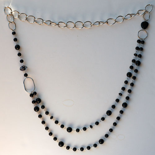 Colar preto
