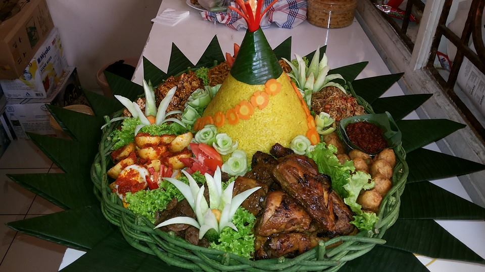 Tumpeng nasi kuning is on facebook. Tumpeng Cantik De Fave Kitchen