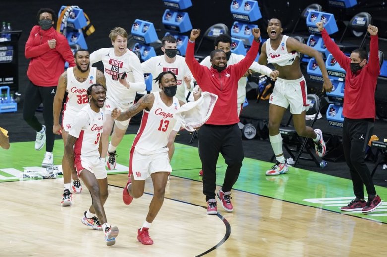 Transfers boost Sampson’s Cougars, others into NCAA Sweet 16