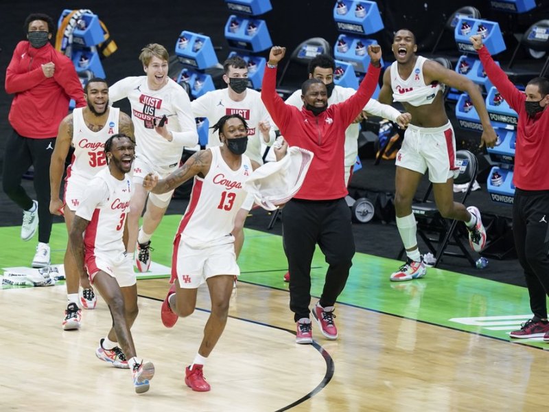 Transfers boost Sampson’s Cougars, others into NCAA Sweet 16