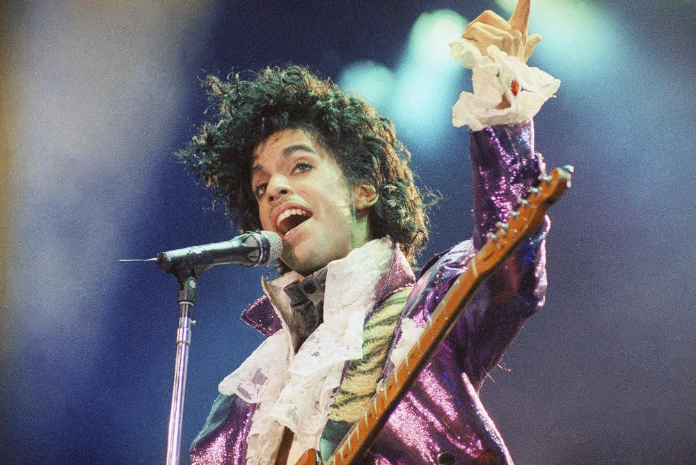 Prince fans pay respects at Paisley Park 5 years after death