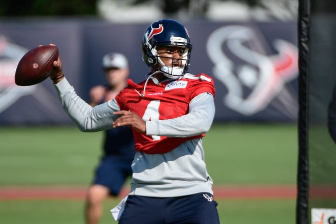 Texans and Deshaun Watson forced to do awkward dance