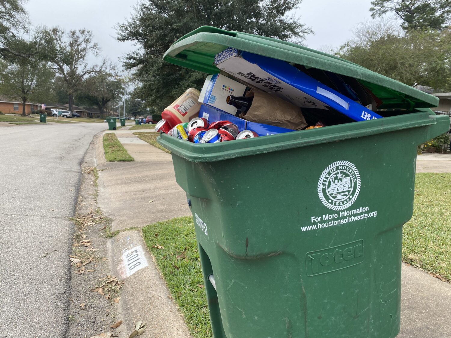 recycling-delays-with-solid-waste-worker-shortage-defendernetwork-com