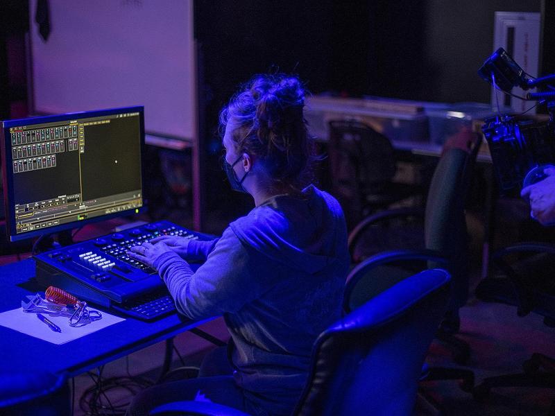 stock image of woman at the computer
