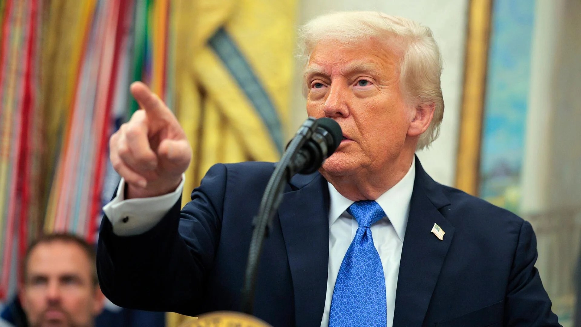 House Speaker Dodges Questions on Trump’s Controversial Memecoin Dinner Amid Corruption Concern