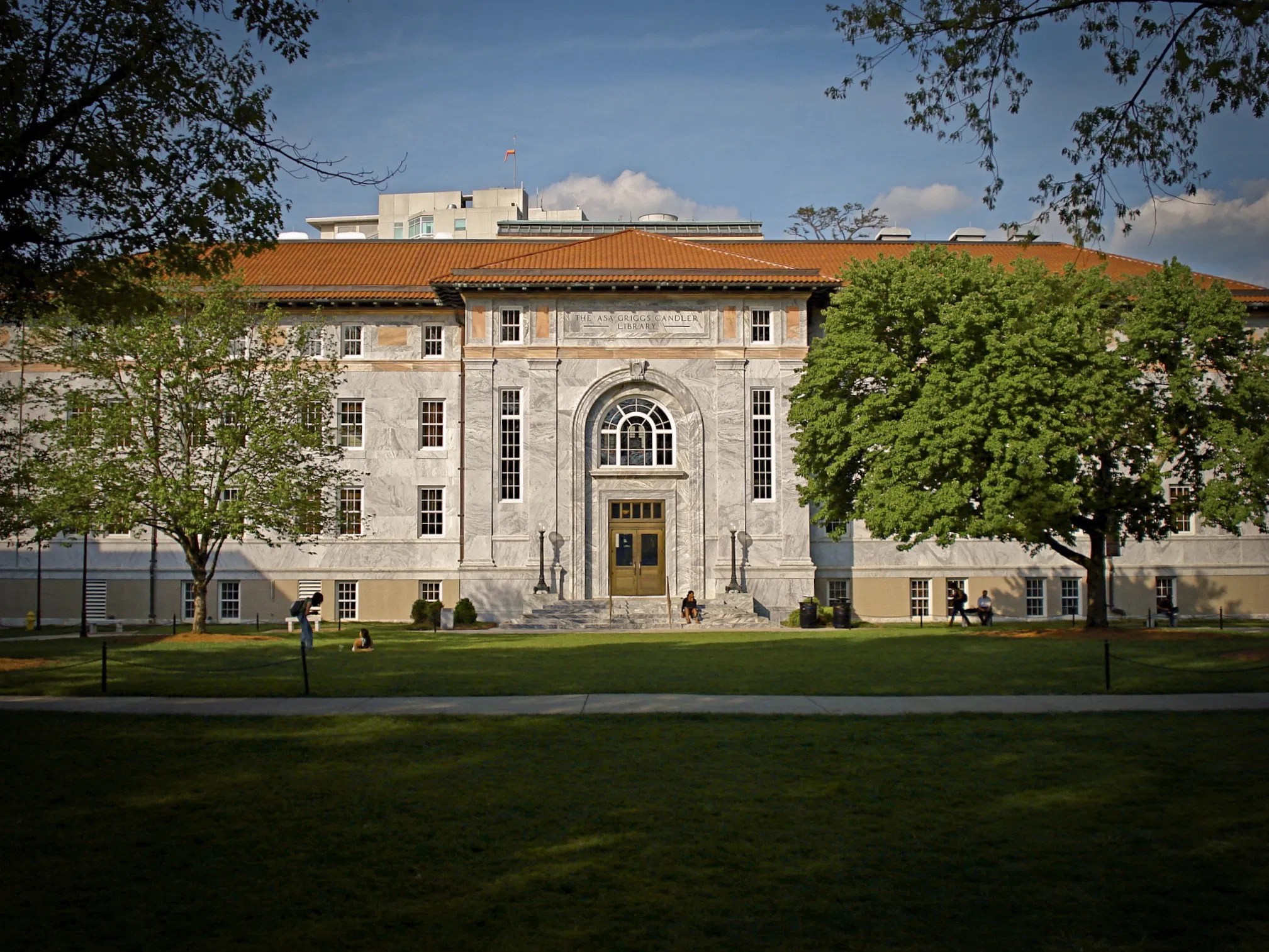 Emory University Doubles Bitcoin ETF Holdings, Expands $52M Stake in Grayscale’s Mini Trust