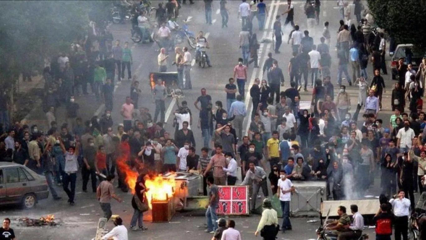 Iran Sees Fresh Protests as Rial Collapse Sparks Bitcoin Debate