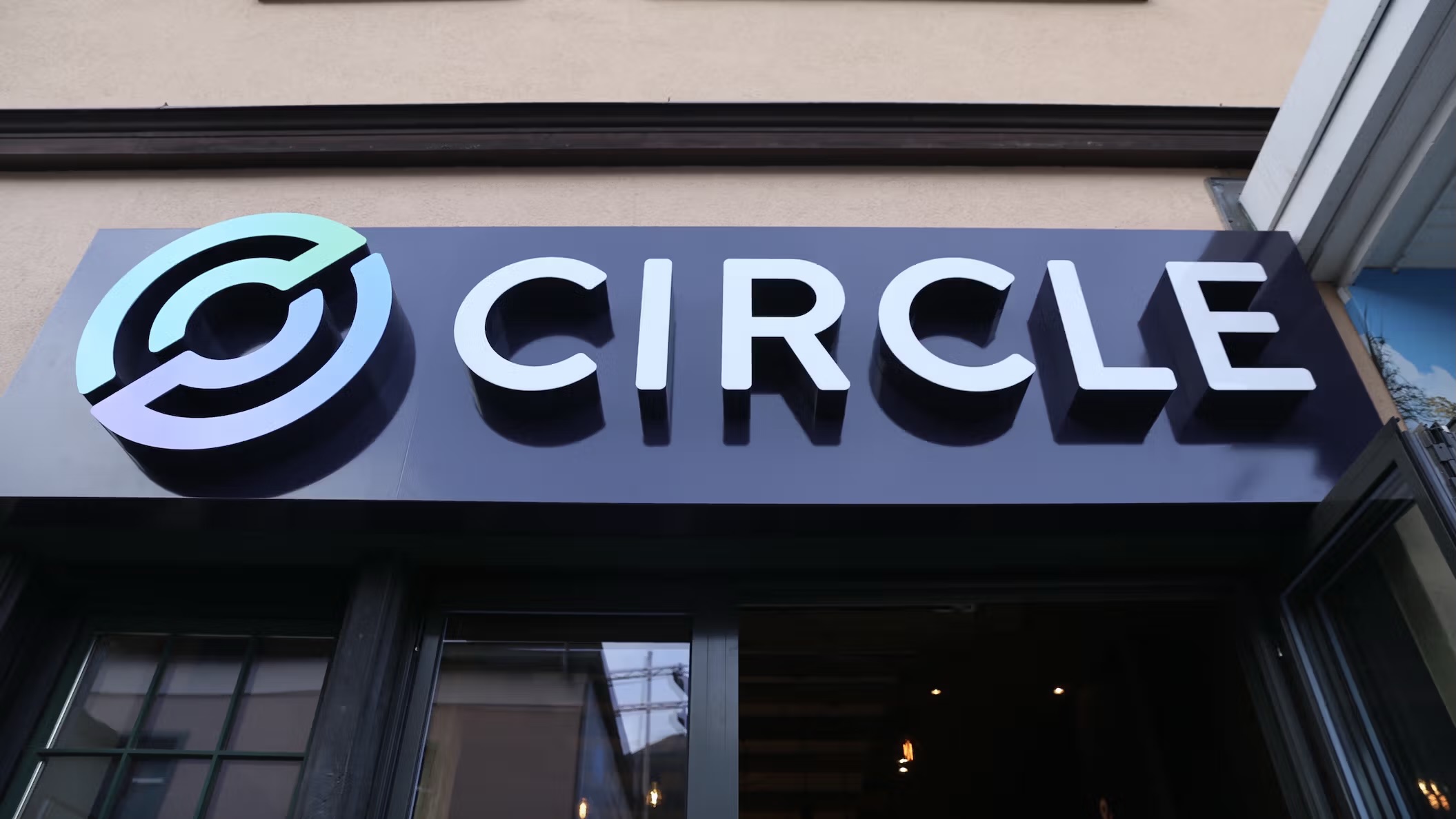 Circle Stock Drops 28% as Valuation Returns to Focus