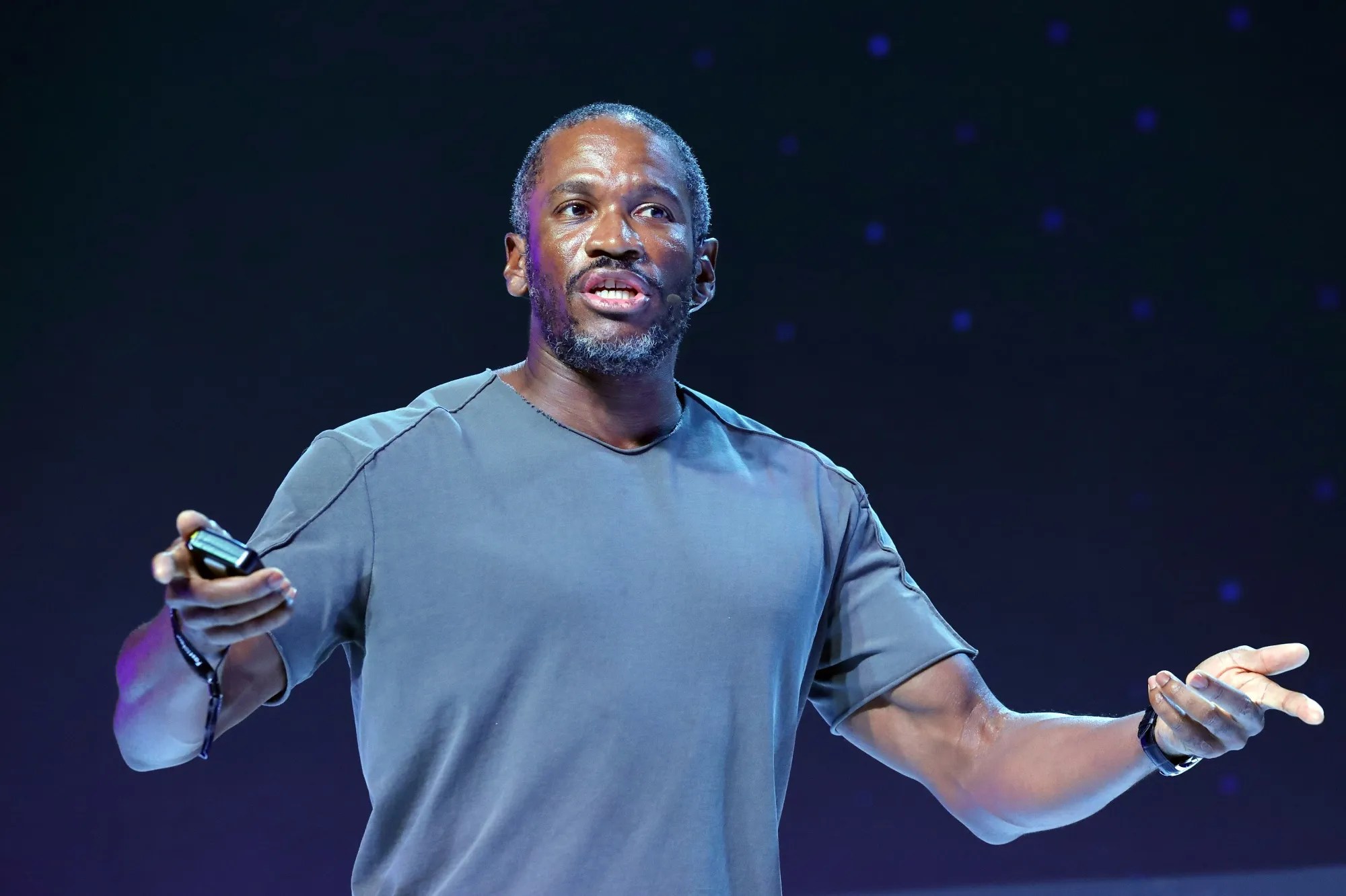 Arthur Hayes Flags “No-Trade Zone” in Crypto as AI and Geopolitics Collide
