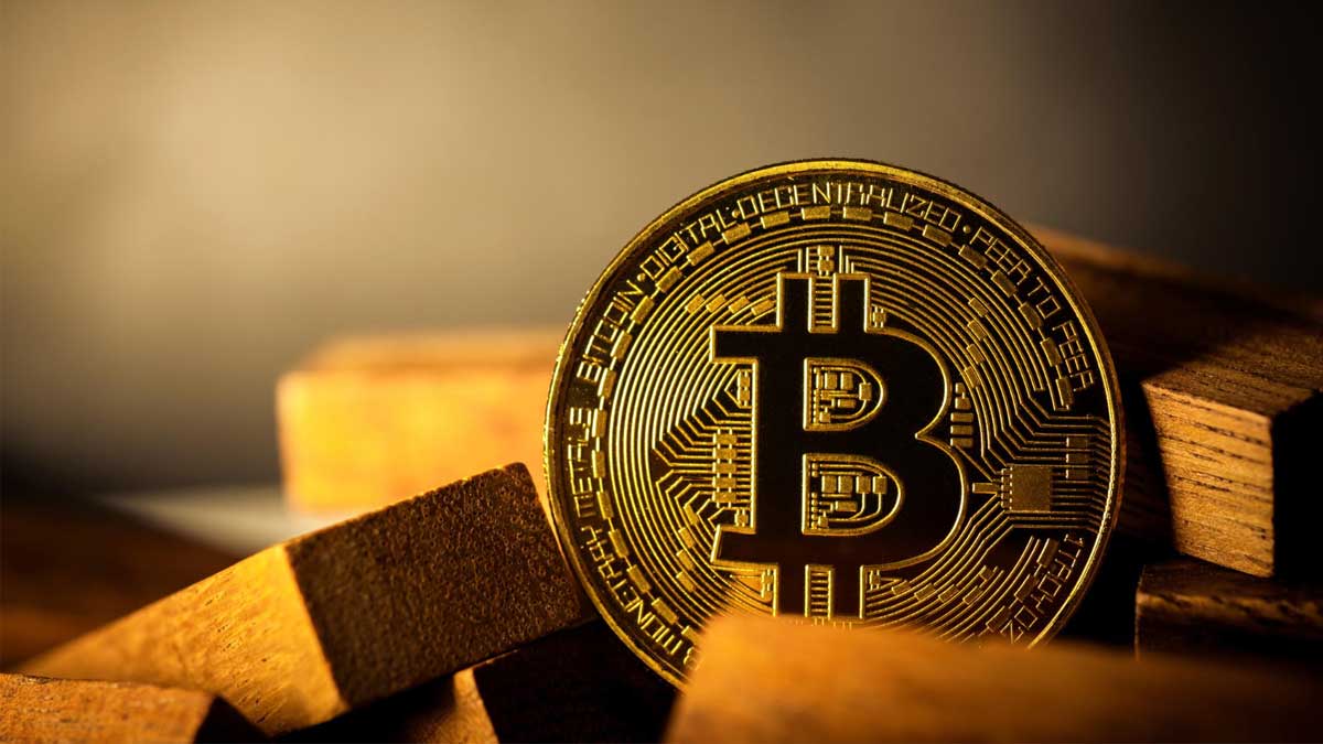 Bitcoin Holds Steady Amid Geopolitical Tensions and Mixed Macro Signals