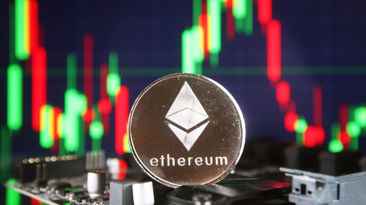 Is Ethereum Preparing for a Breakout as Derivatives Trading Cools?