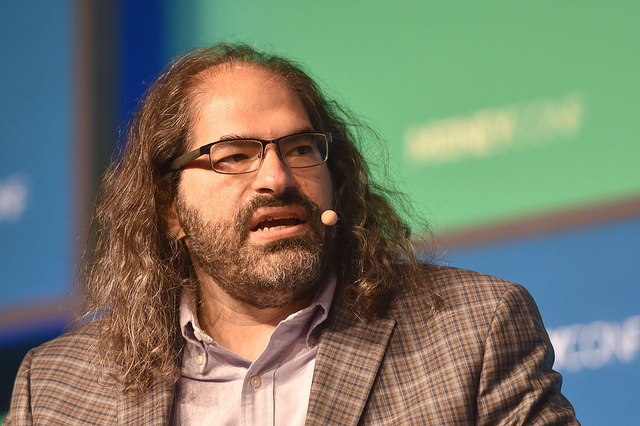 David Schwartz Warns XRP Holders Over Rising Fake Airdrop and Reward Scams