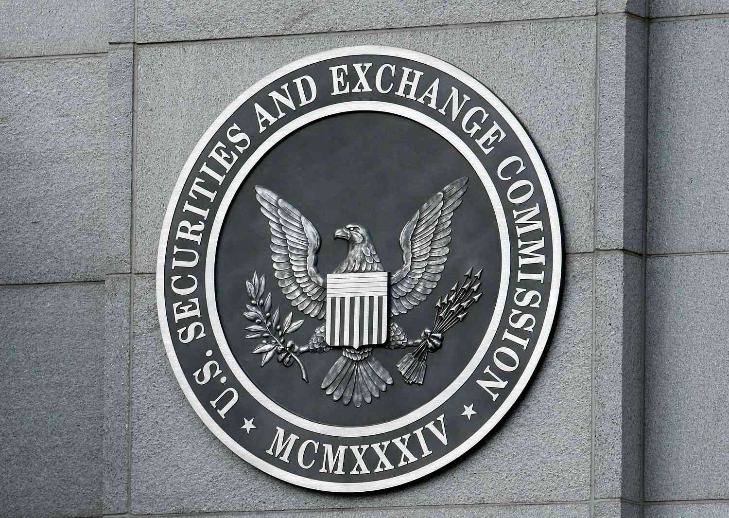 US SEC Delays First Prediction-Market ETFs as Crypto-Linked Products Face Scrutiny