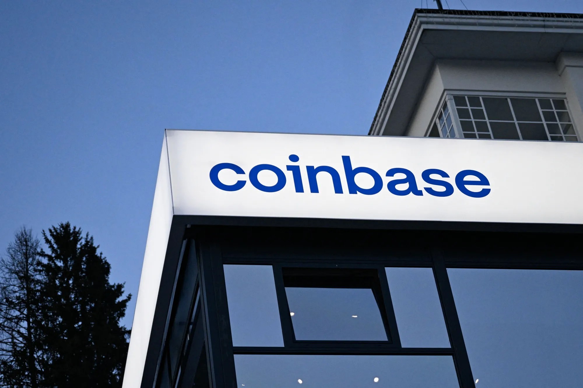 Coinbase Wealth Opens Regulated Crypto Services for European High-Net-Worth Clients Coinbase Wealth Opens Regulated Crypto Services for European High-Net-Worth Clients