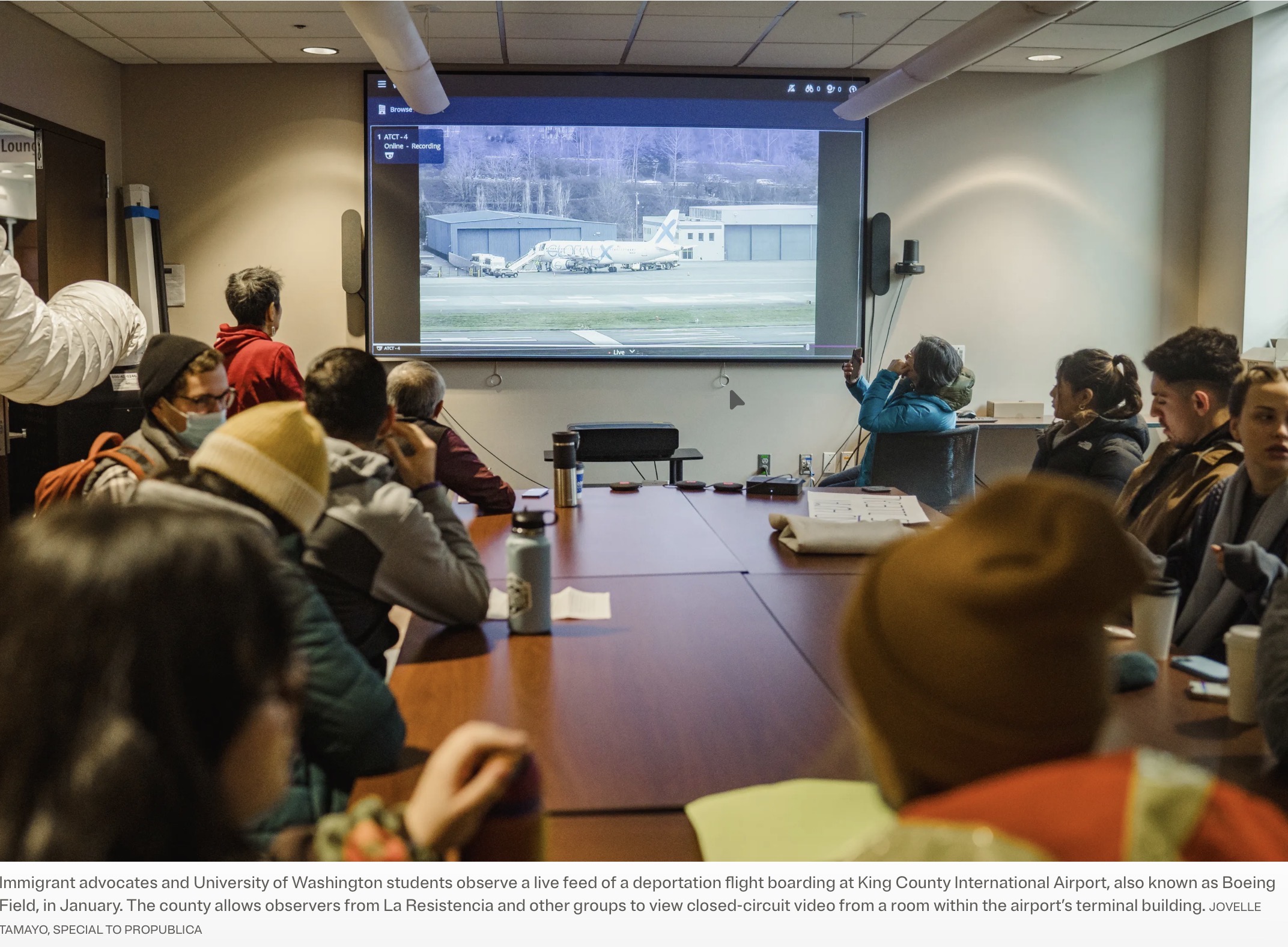 At Seattle’s Boeing Field, Real-Time Video Offers a Rare Glimpse of America’s Troubled Deportation Flights