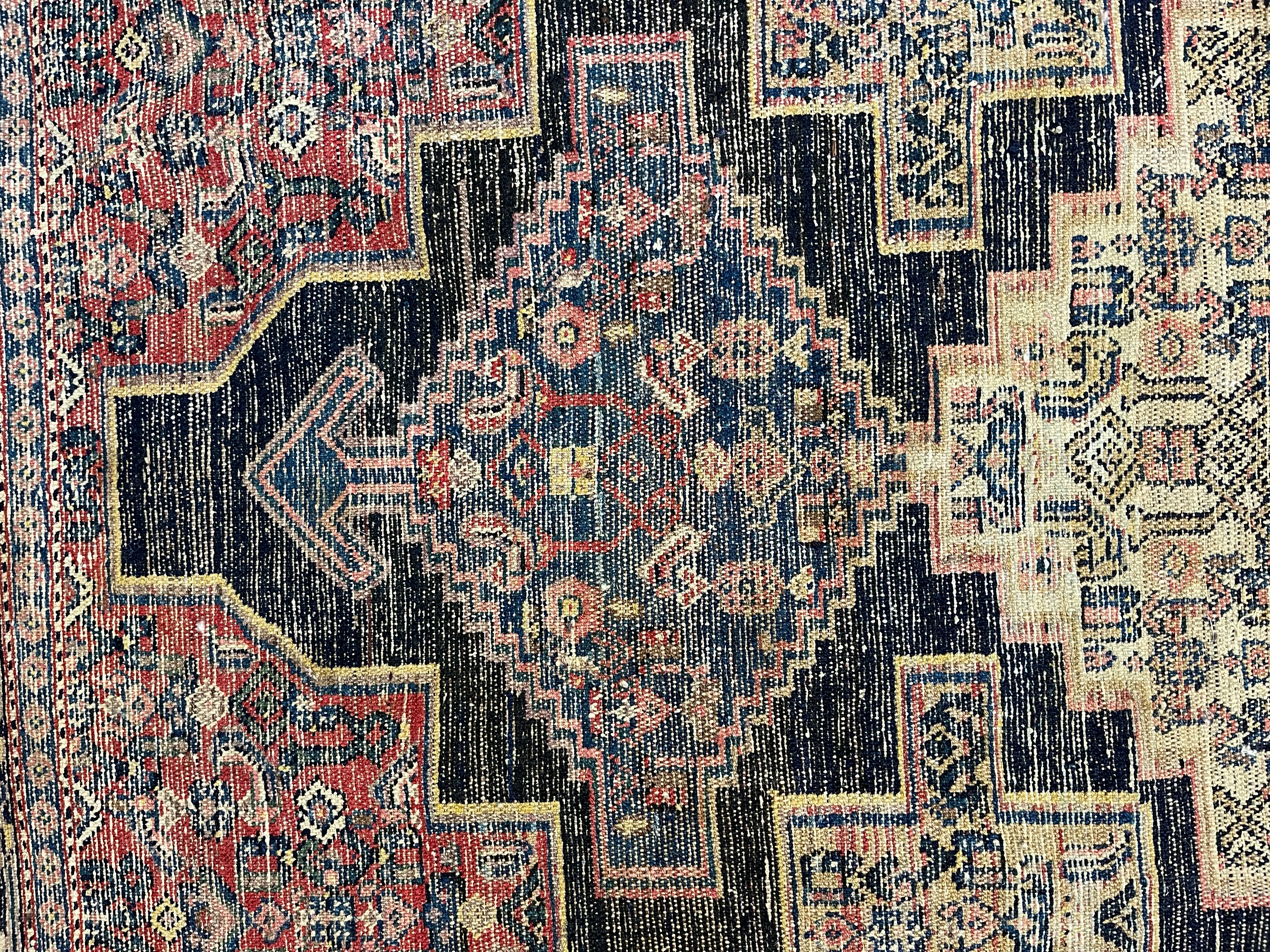 Covor oriental caucazian tip Kazak, lucrat manual, 147 x 110 cm, patină autentică de epocă Covoare