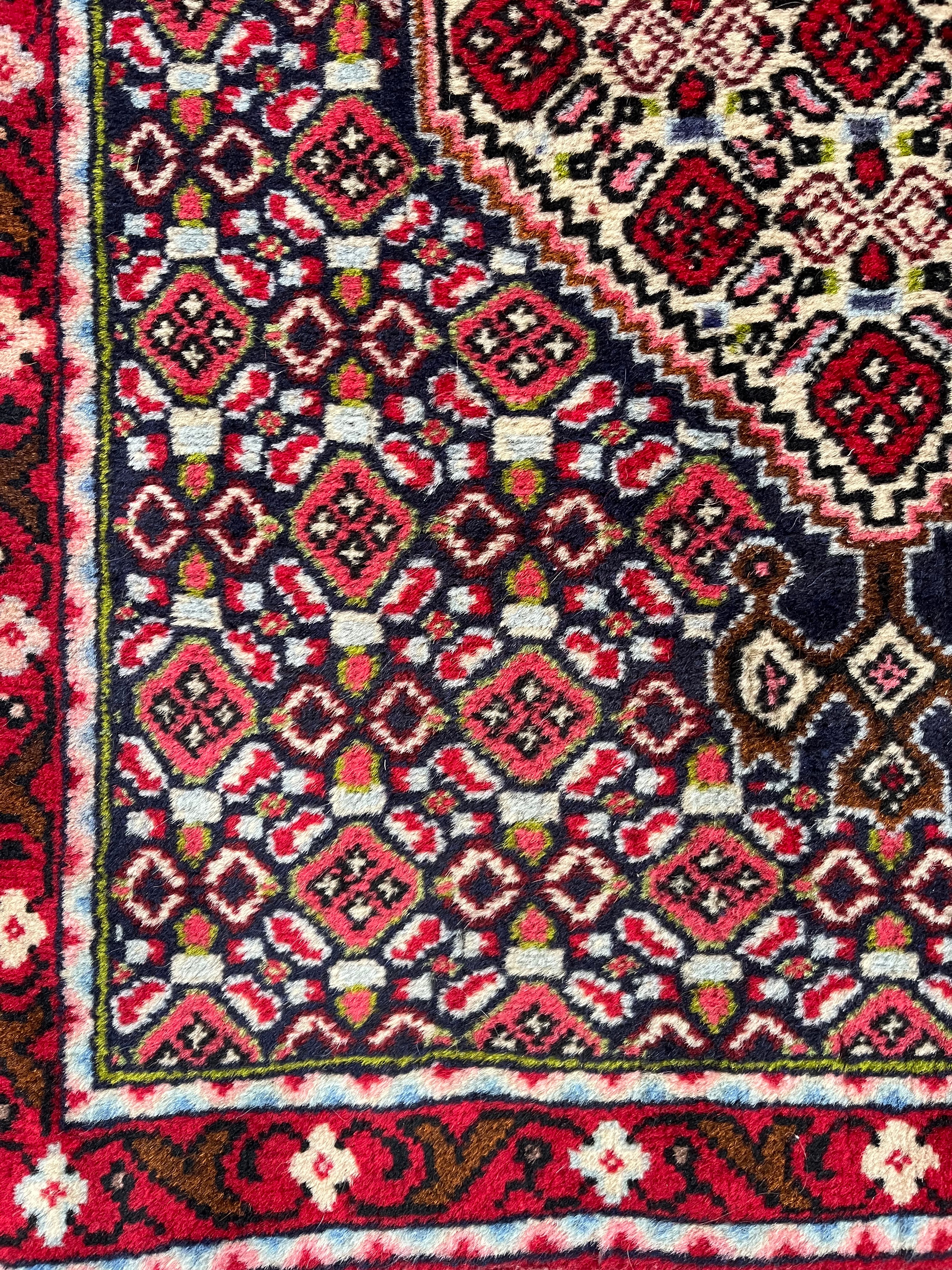 Covor oriental runner lucrat manual, 245 x 55 cm, model geometric cu medalioane, lână naturală Covoare