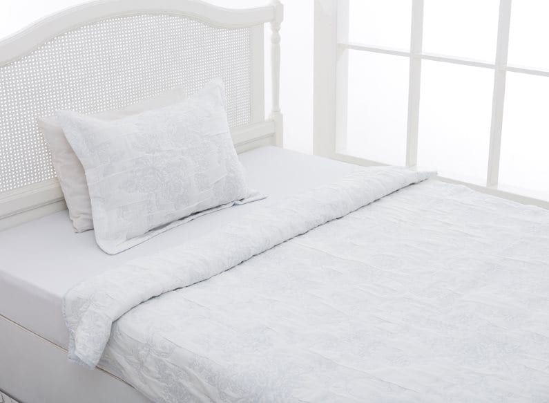 English Home Yatak Ortulerinde 50 Indirim Avmindirim Com