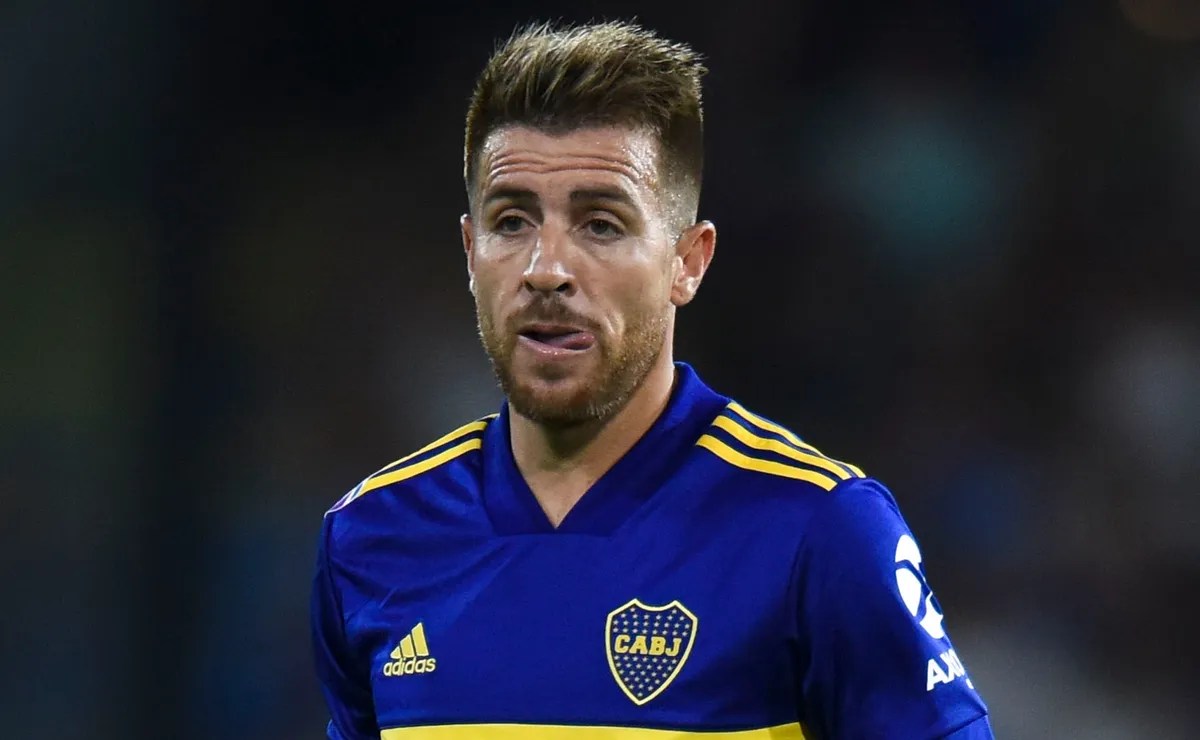 Julio Buffarini con la camiseta de Boca Juniors durante su etapa en el club entre 2018 y 2021