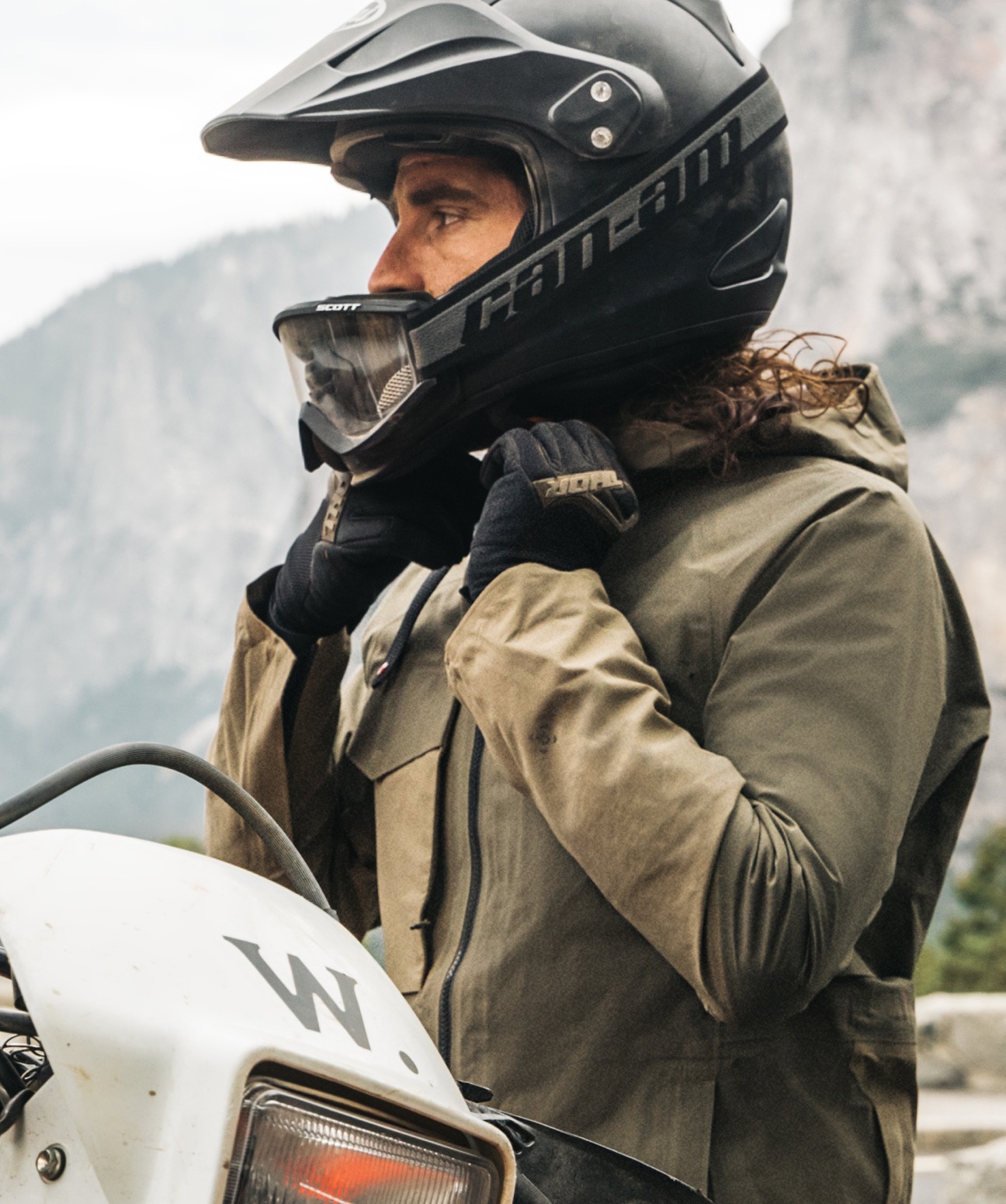 New Lululemon X Wilderness Outdoor 
