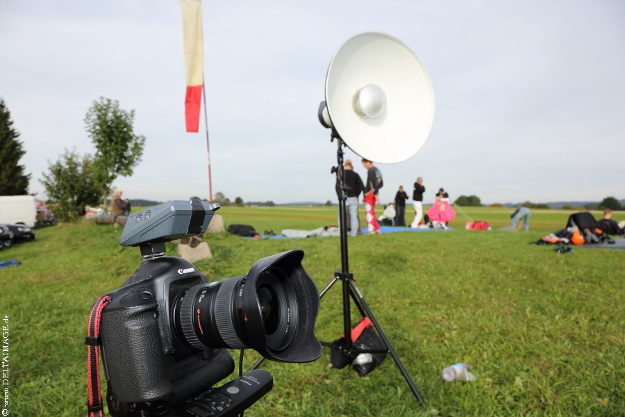 Das mobile Fotostudio in der Drop-Zone am Flugplatz Greiling.
