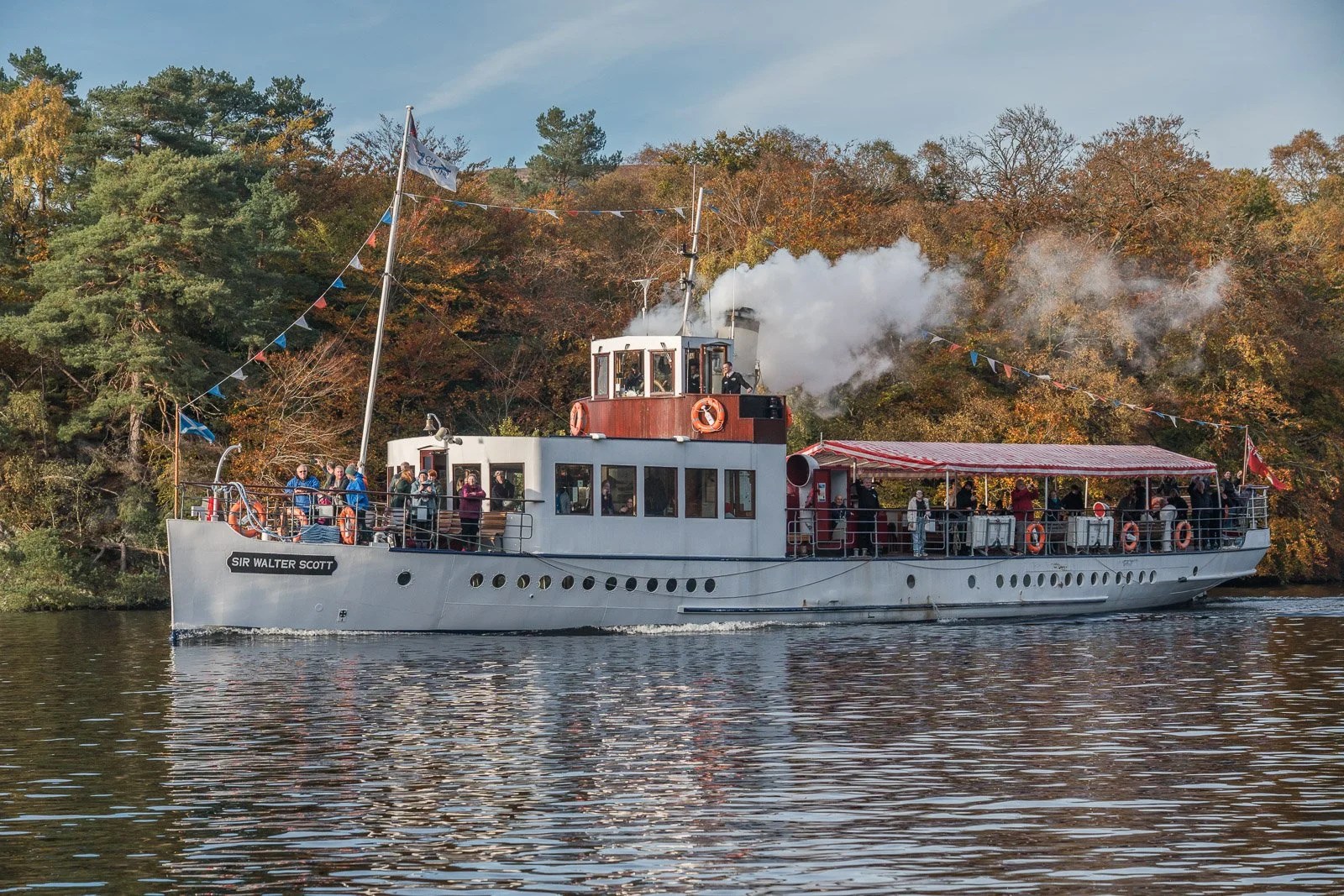AUTUMN GOLD: ENJOY A DAY OUT AT LOCH KATRINE