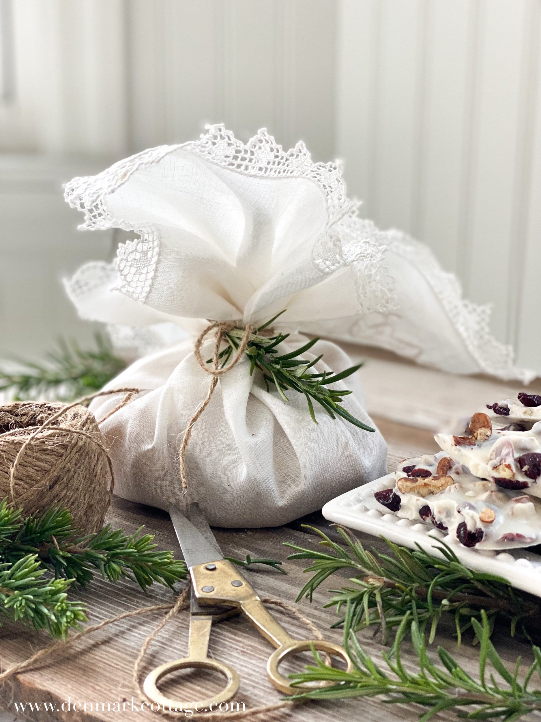TOASTED PECAN AND CRANBERRY BARK