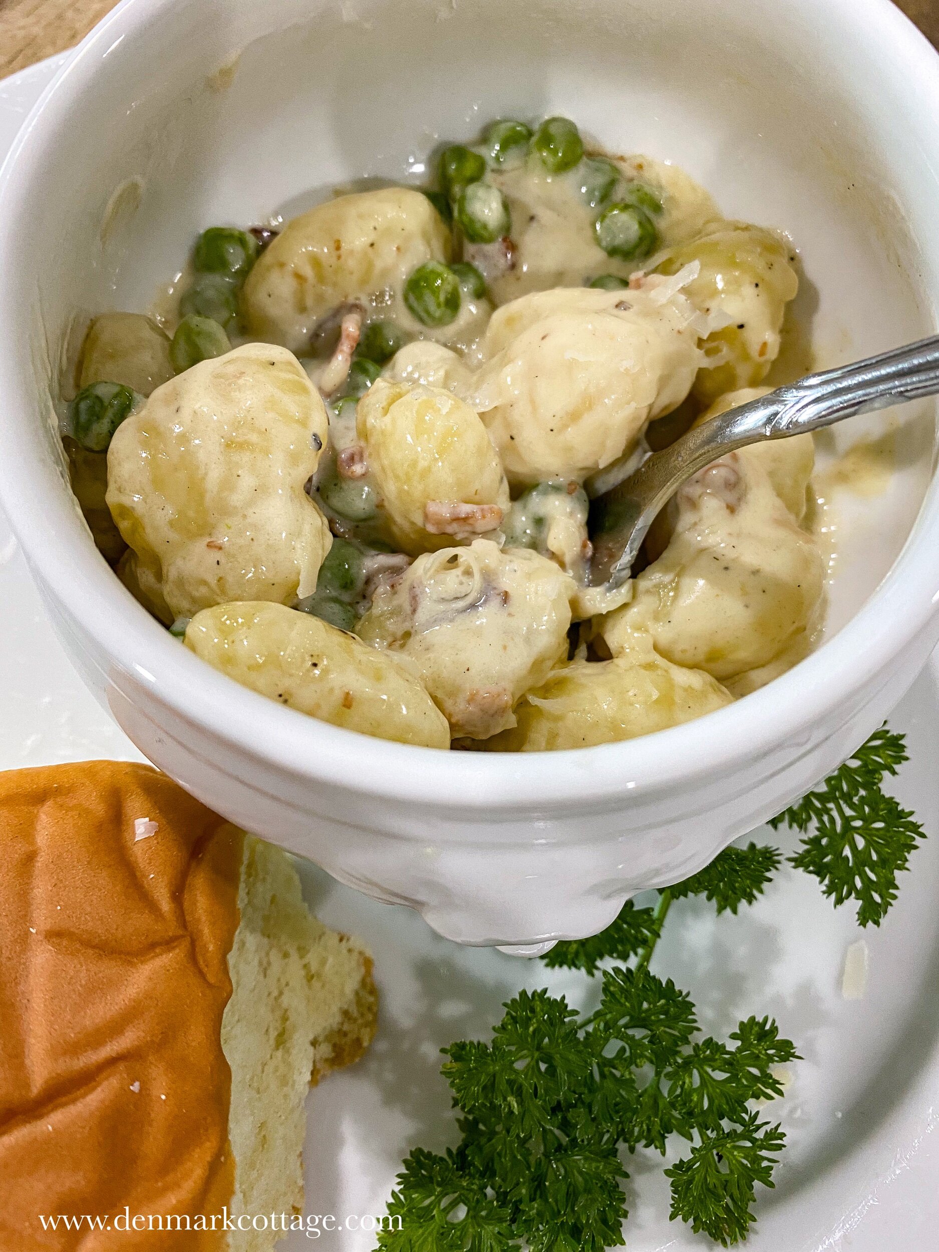 CREAMY ONE SKILLET GNOCCHI CARBONARA