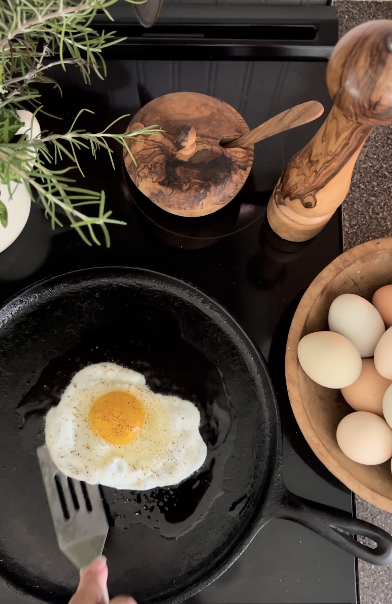 How to Fry the Perfect Egg in a Cast Iron Skillet