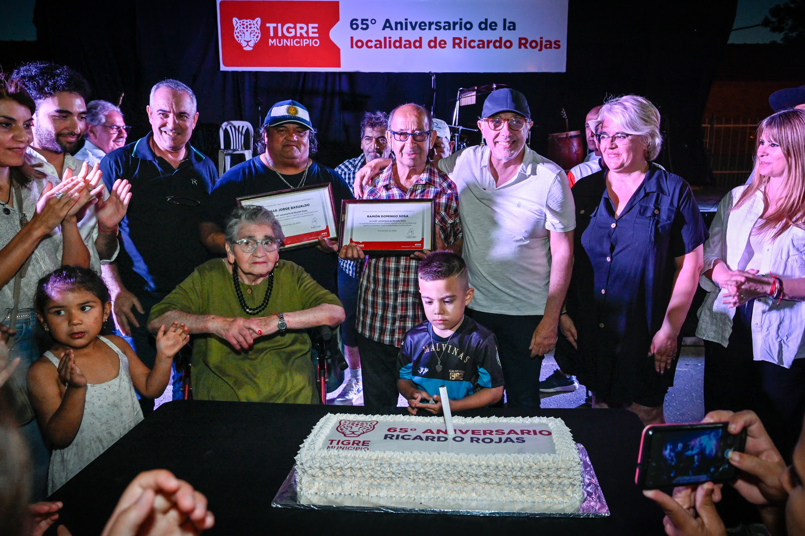 La torta por el cumple 65 de Ricardo Rojas