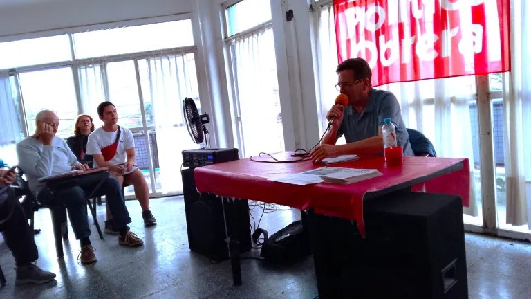 Ramal en una charla de Política Obrera en mayo último (Foto ilustrativa)