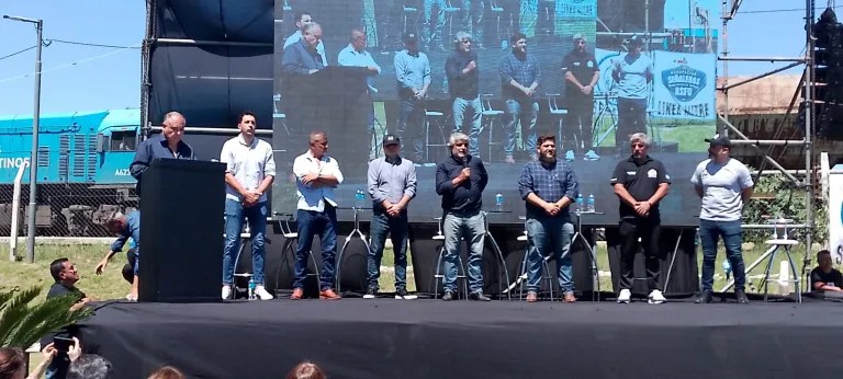 La entrega de certificados de cursos sindicales en APDFA Victoria, semanas atrás