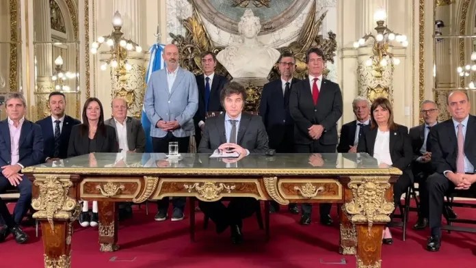 LA JUSTICIA PARALIZA LA IMPLEMENTACIÓN DE LA REFORMA LABORAL ESTIPULADA EN EL DNU