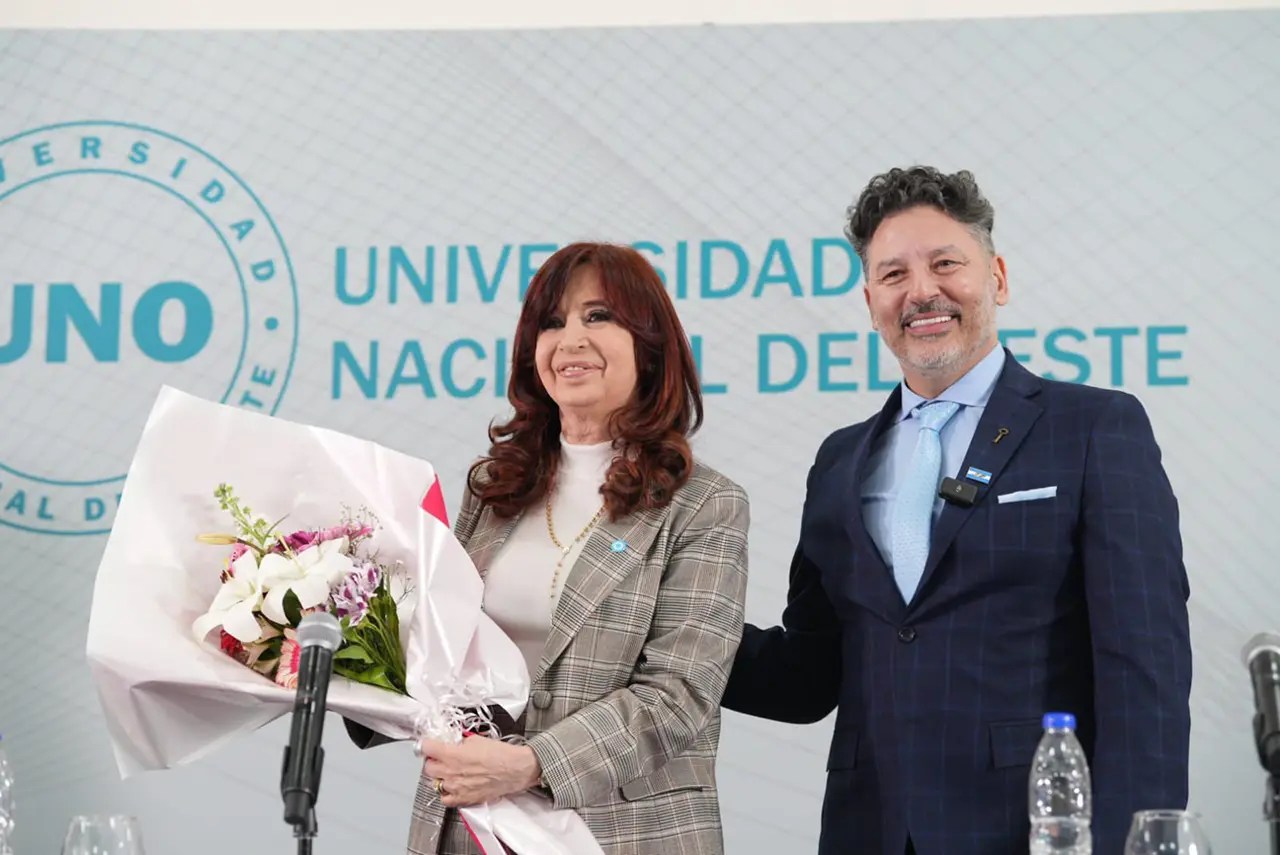 CRISTINA FERNÁNDEZ DE KIRCHNER DIÓ UNA CHARLA MAGISTRAL Y CRITICÓ A JAVIER MILEI