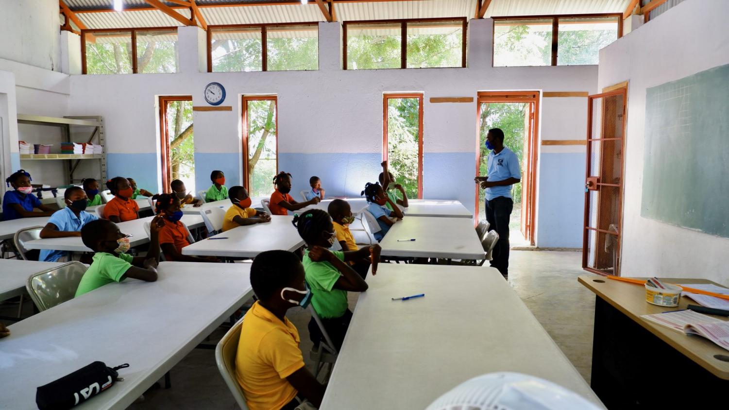 Sixth graders in School of Choice classroom are hard at work while social distancing because of Covid-19 (Ione Cassens | School of Choice)
