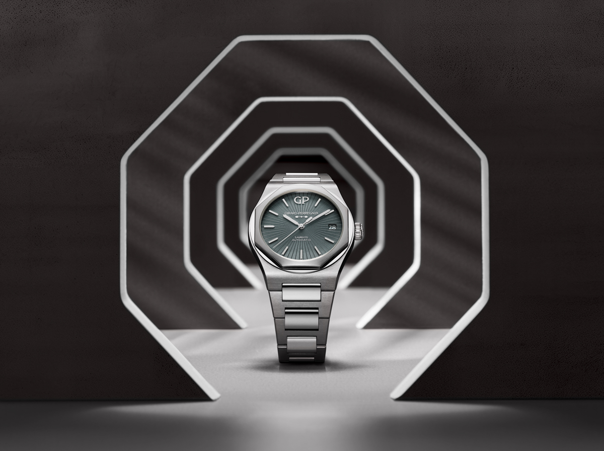 New: Girard-Perregaux Laureato 42mm grand feu enamel dial